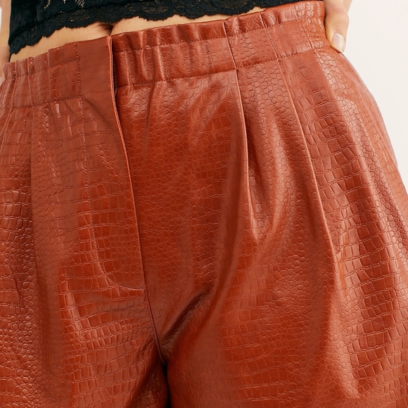 FREE PEOPLE CROC MARE HELENA FAUX LEATHER SHORTS - Picture 4 of 12